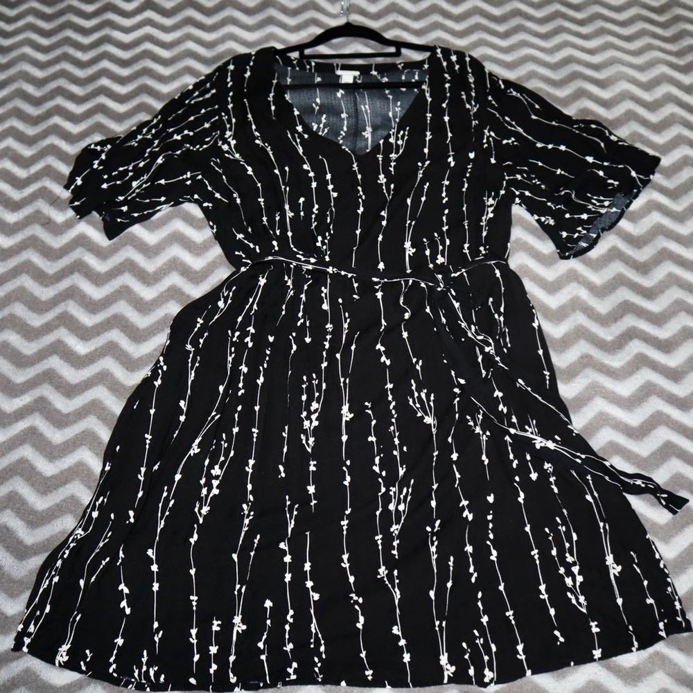 Mini dress with waist tie from Target, A New Day. Size XXL. Only worn once.